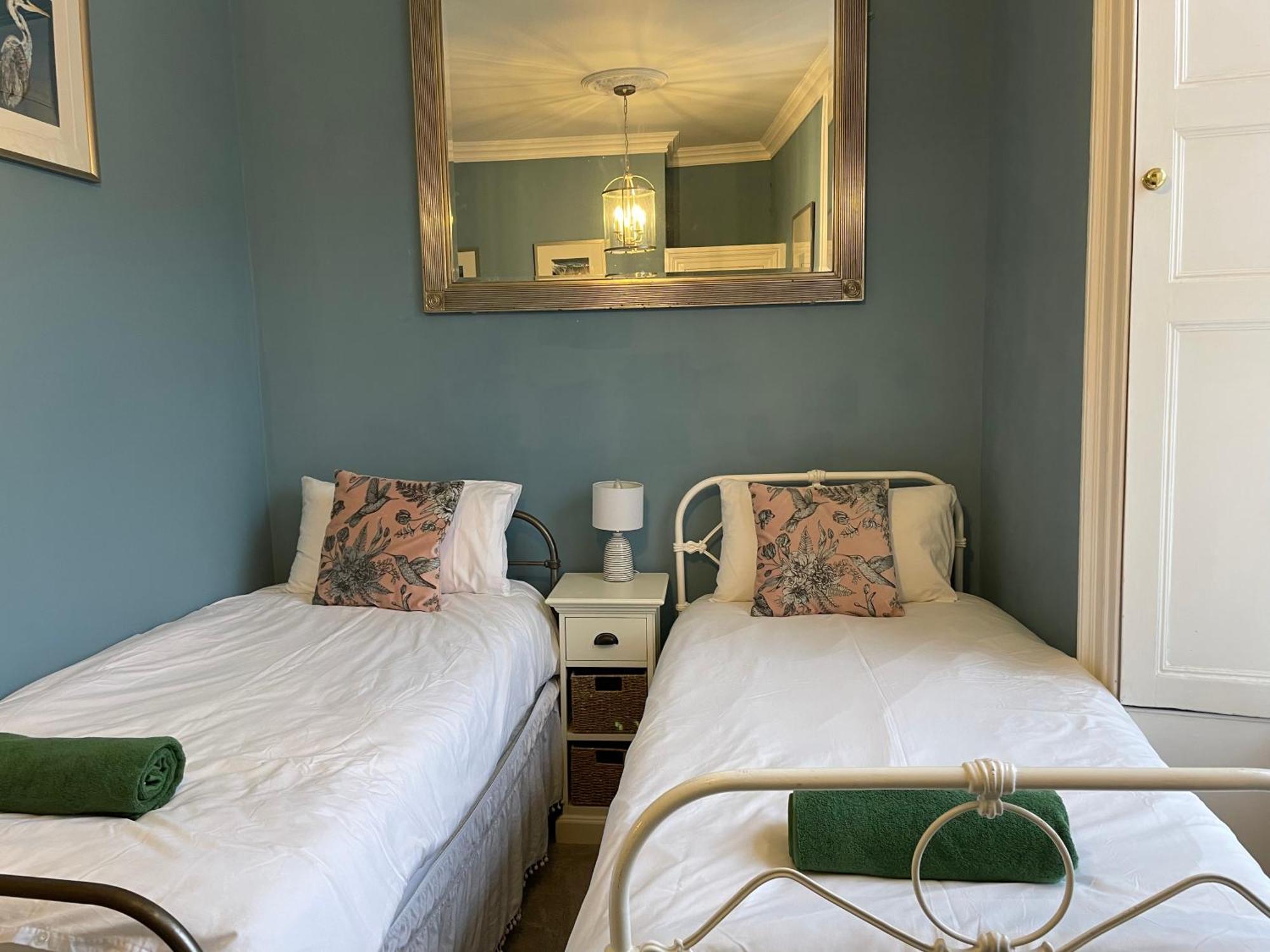 The Pickwick House 2 Bedroom Free Parking Bath Exterior foto